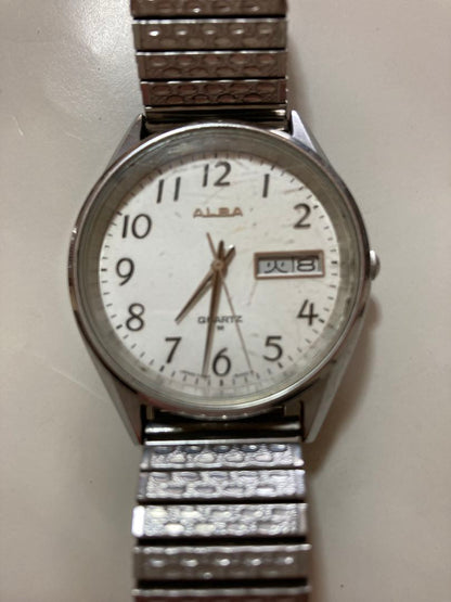 Seiko Alba Y563-8030 Analog Quartz Men