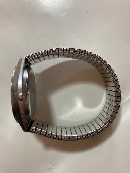 Seiko Alba Y563-8030 Analog Quartz Men
