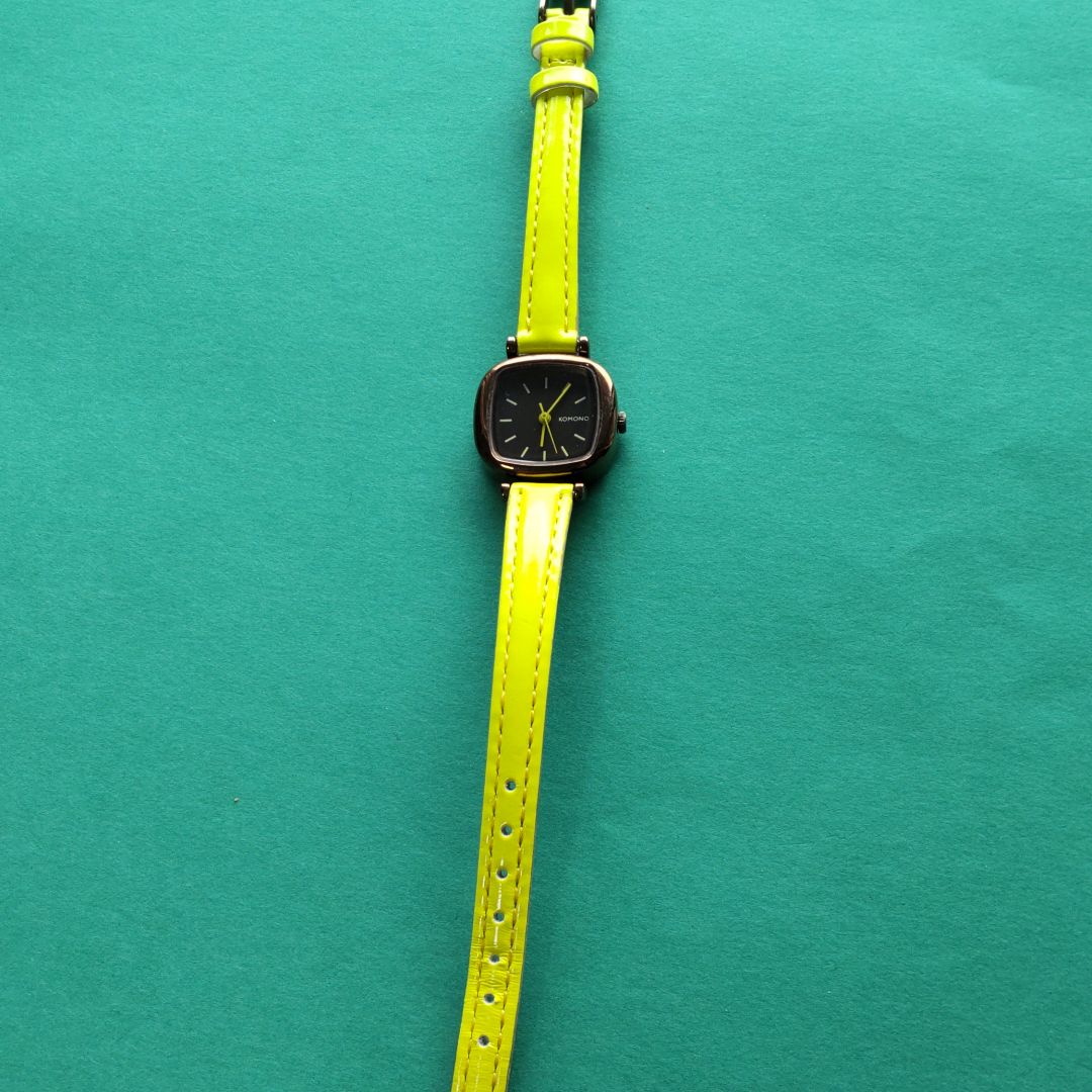 KOMONO KOM-W1204 Analog Quartz Women