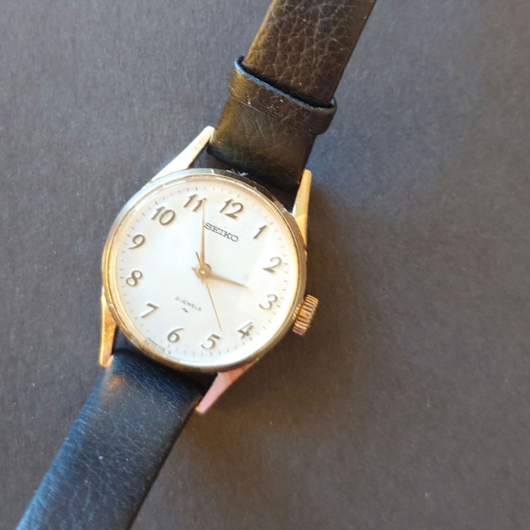 Seiko 1104-0031 Analog Mechanical (Manual) Women