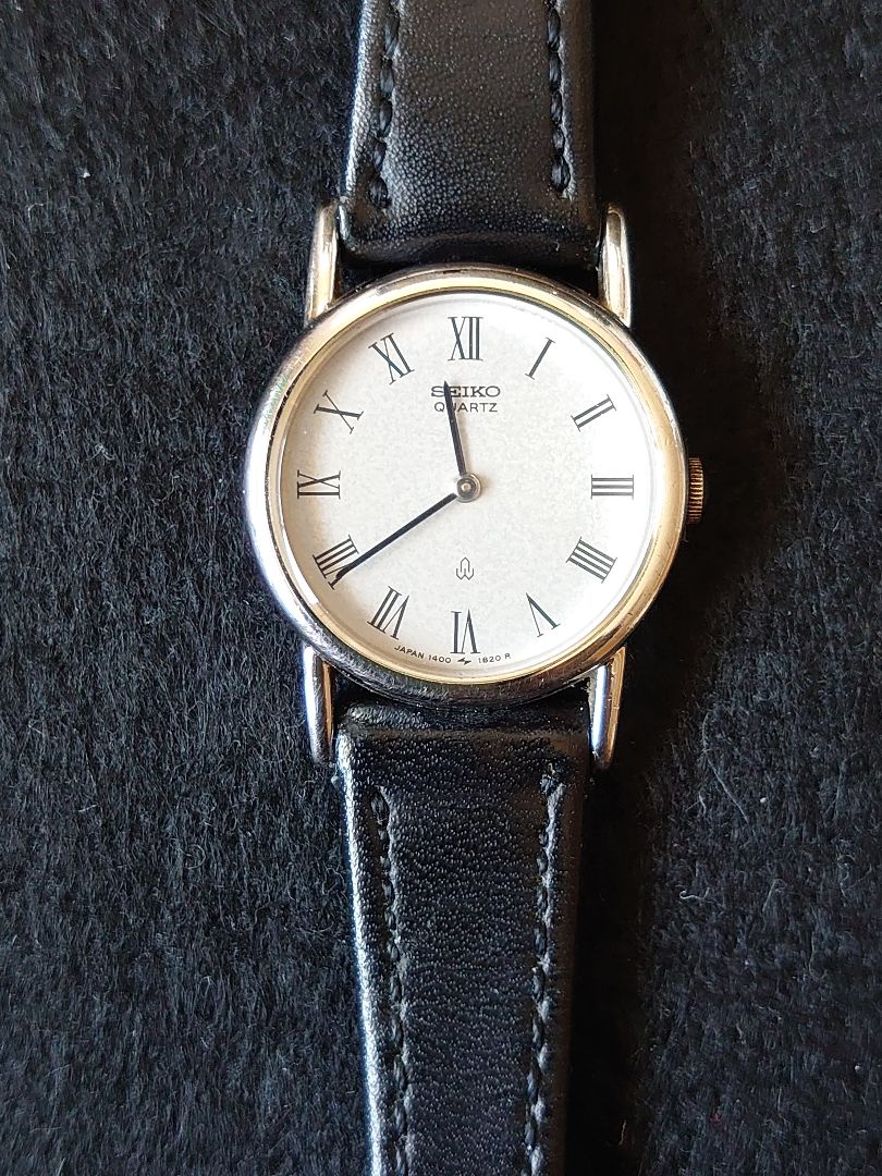 Seiko Chario 1400-0390 Analog Quartz Women
