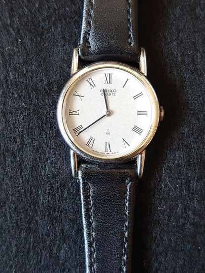 Seiko Chario 1400-0390 Analog Quartz Women