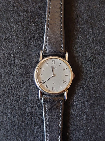 Seiko Chario 1400-0390 Analog Quartz Women