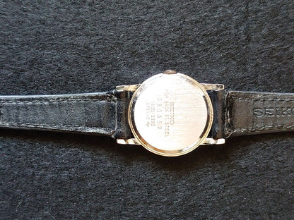 Seiko Chario 1400-0390 Analog Quartz Women