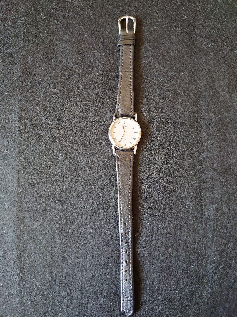 Seiko Chario 1400-0390 Analog Quartz Women