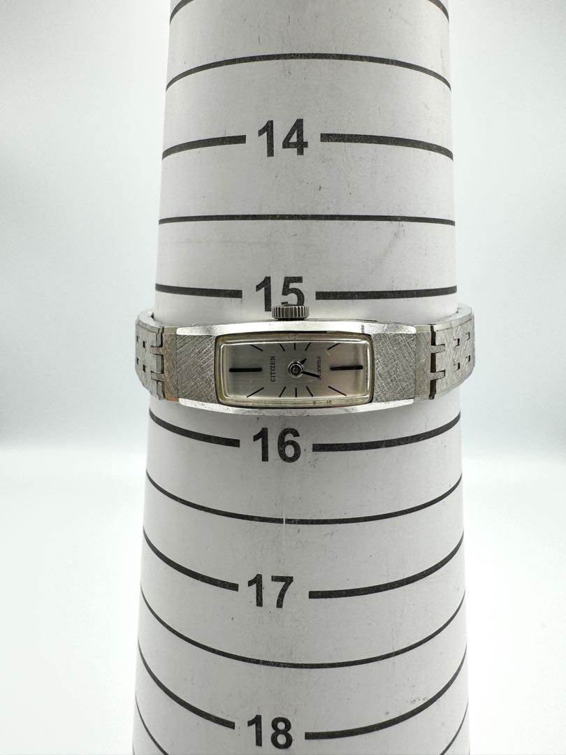 Citizen 21 Jewels 4-330668 Analog Mechanical (Manual) Women Silver Dial Women'S Antique Wristwatch