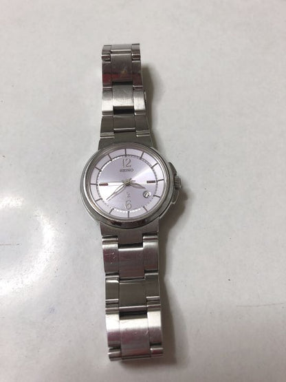 Seiko lk/lukia Analog Quartz Women