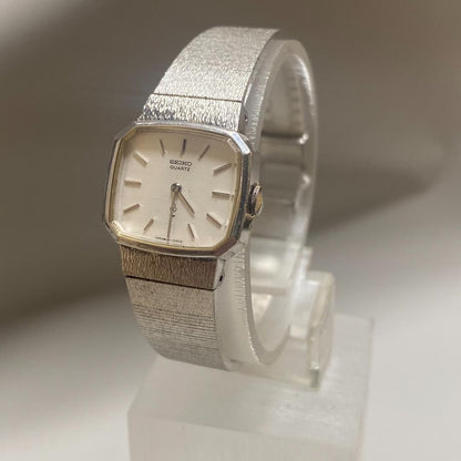 Seiko 16-5550 Analog Quartz Women