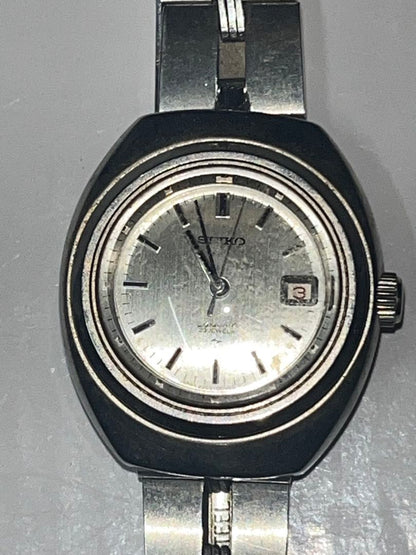 Seiko 2202-0080 Analog Mechanical (Manual) Women