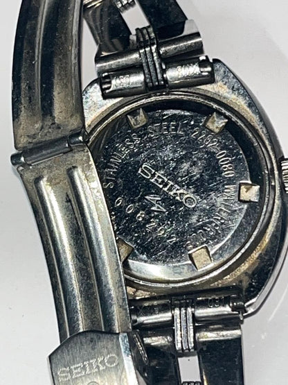Seiko 2202-0080 Analog Mechanical (Manual) Women