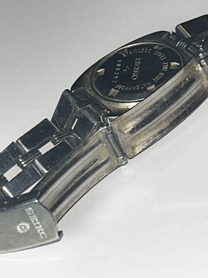 Seiko 2202-0080 Analog Mechanical (Manual) Women