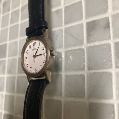 VAGARY Analog Quartz Women Women