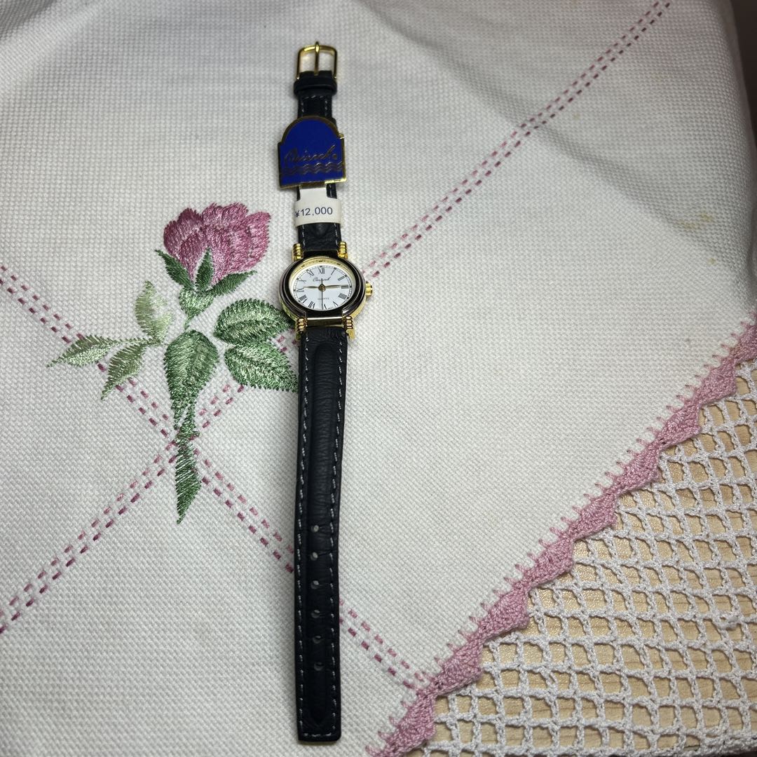 Analog Quartz Women