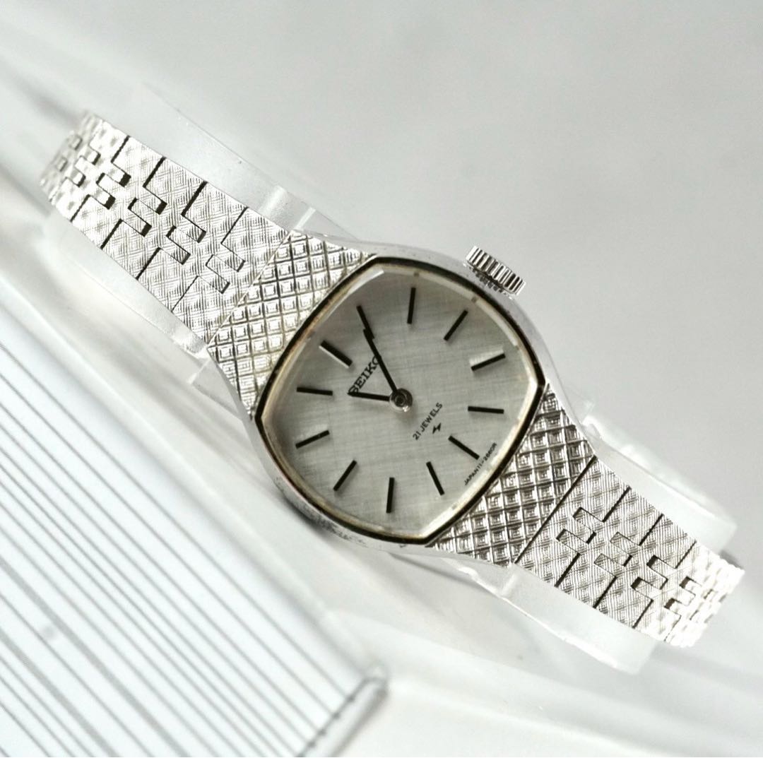 Seiko 11-8080 Analog Mechanical (Manual) Women