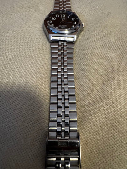 Citizen Q&Q H980-205 Analog Solar Men
