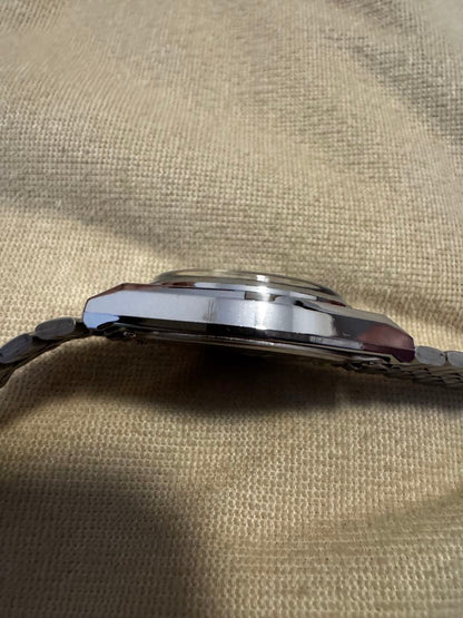 Citizen Q&Q H980-205 Analog Solar Men