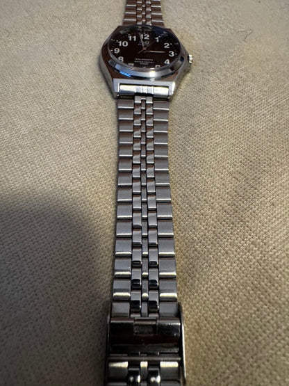 Citizen Q&Q H980-205 Analog Solar Men