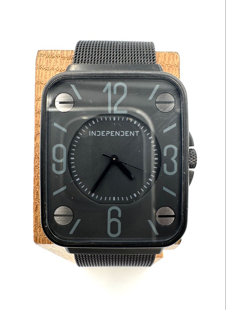 Independent Analog Quartz Men Watch