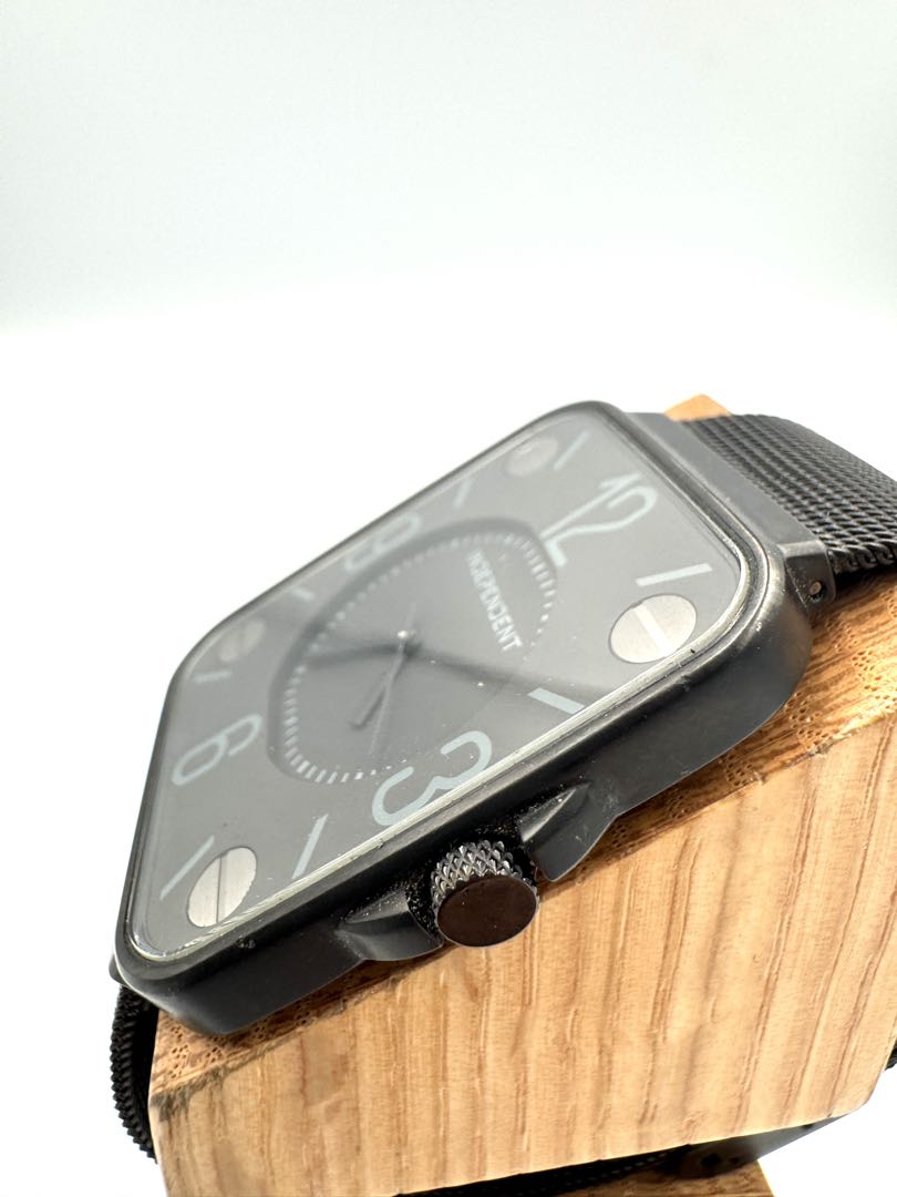 Independent Analog Quartz Men Watch