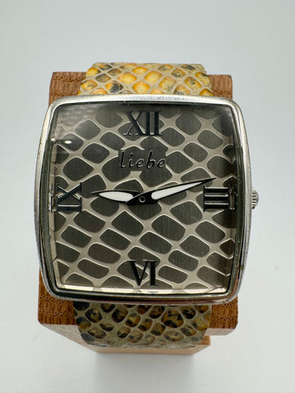 Liebe Analog Quartz Women Watch