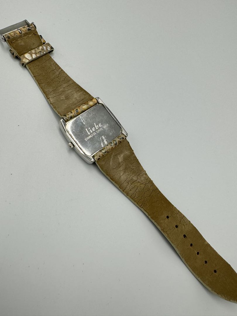 Liebe Analog Quartz Women Watch