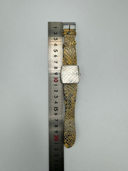 Liebe Analog Quartz Women Watch