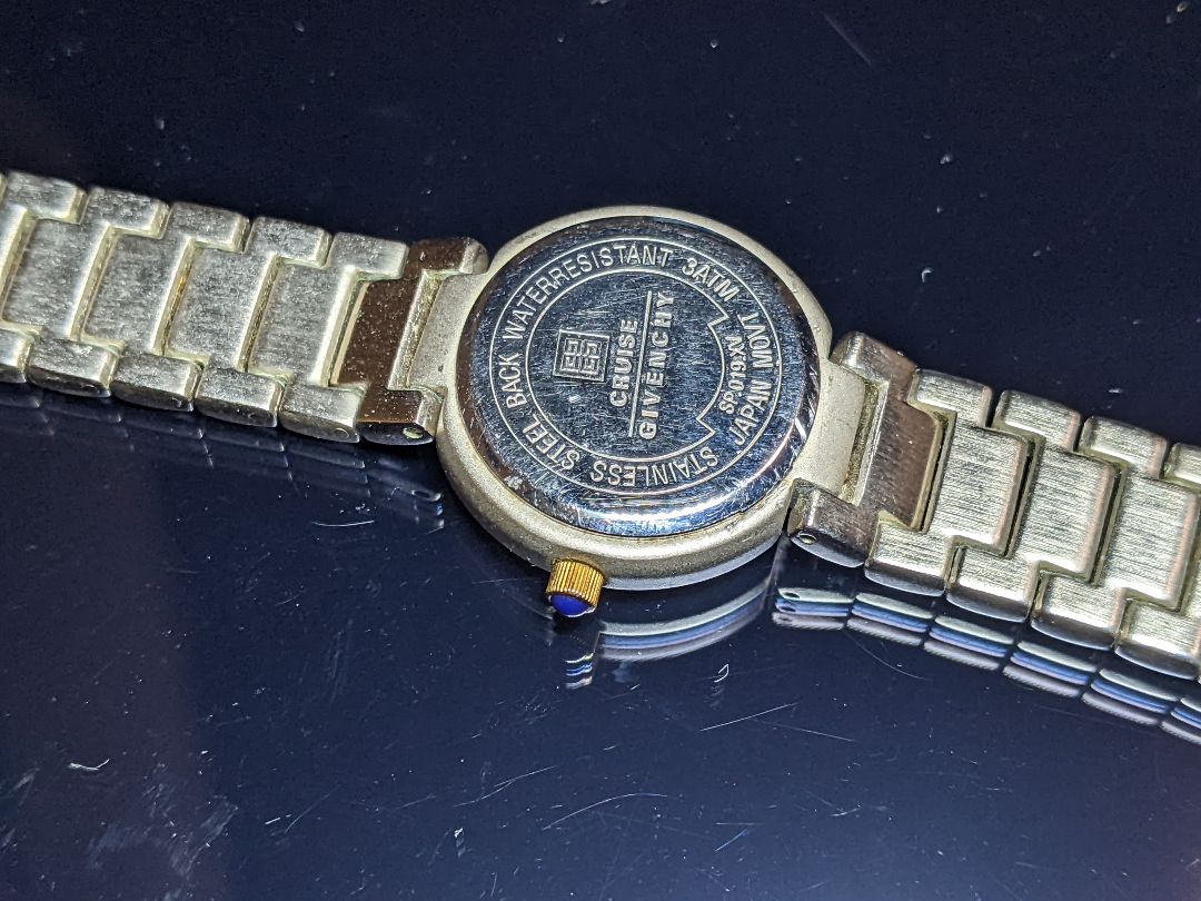 Givenchy Analog Quartz Women