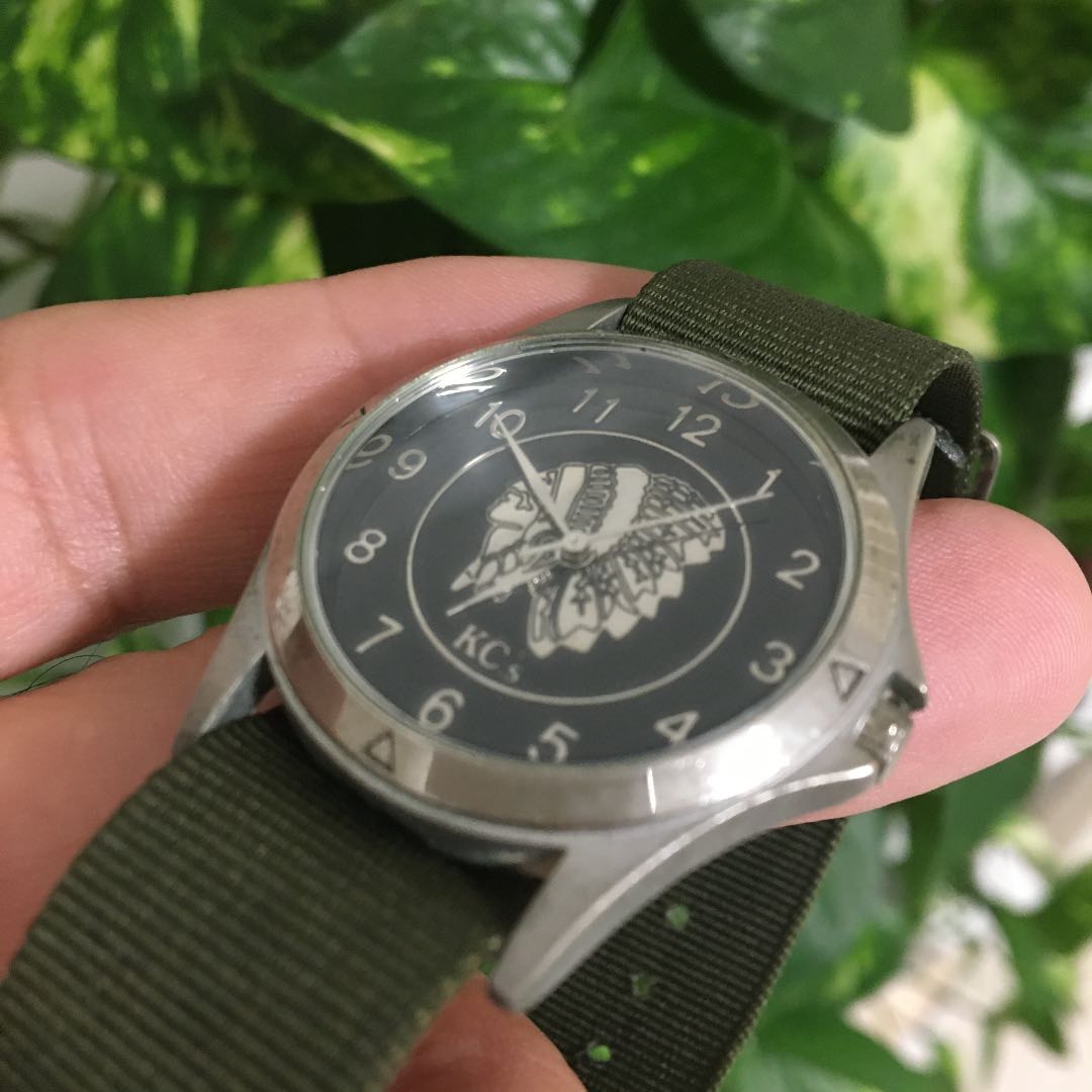 KCs Analog Quartz Men インディアンデザイン Watch