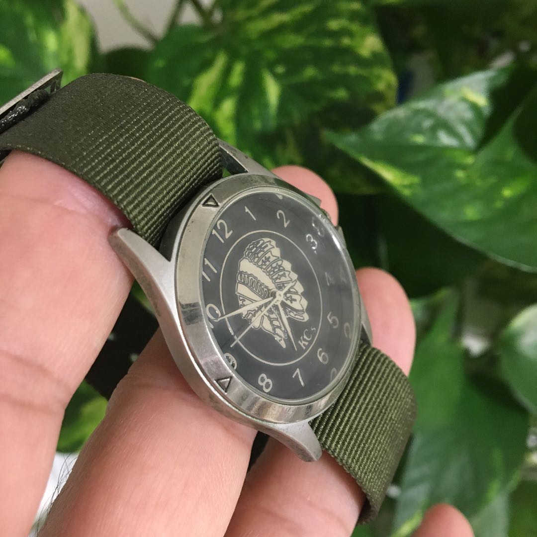 KCs Analog Quartz Men インディアンデザイン Watch