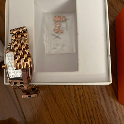 Analog Quartz Women