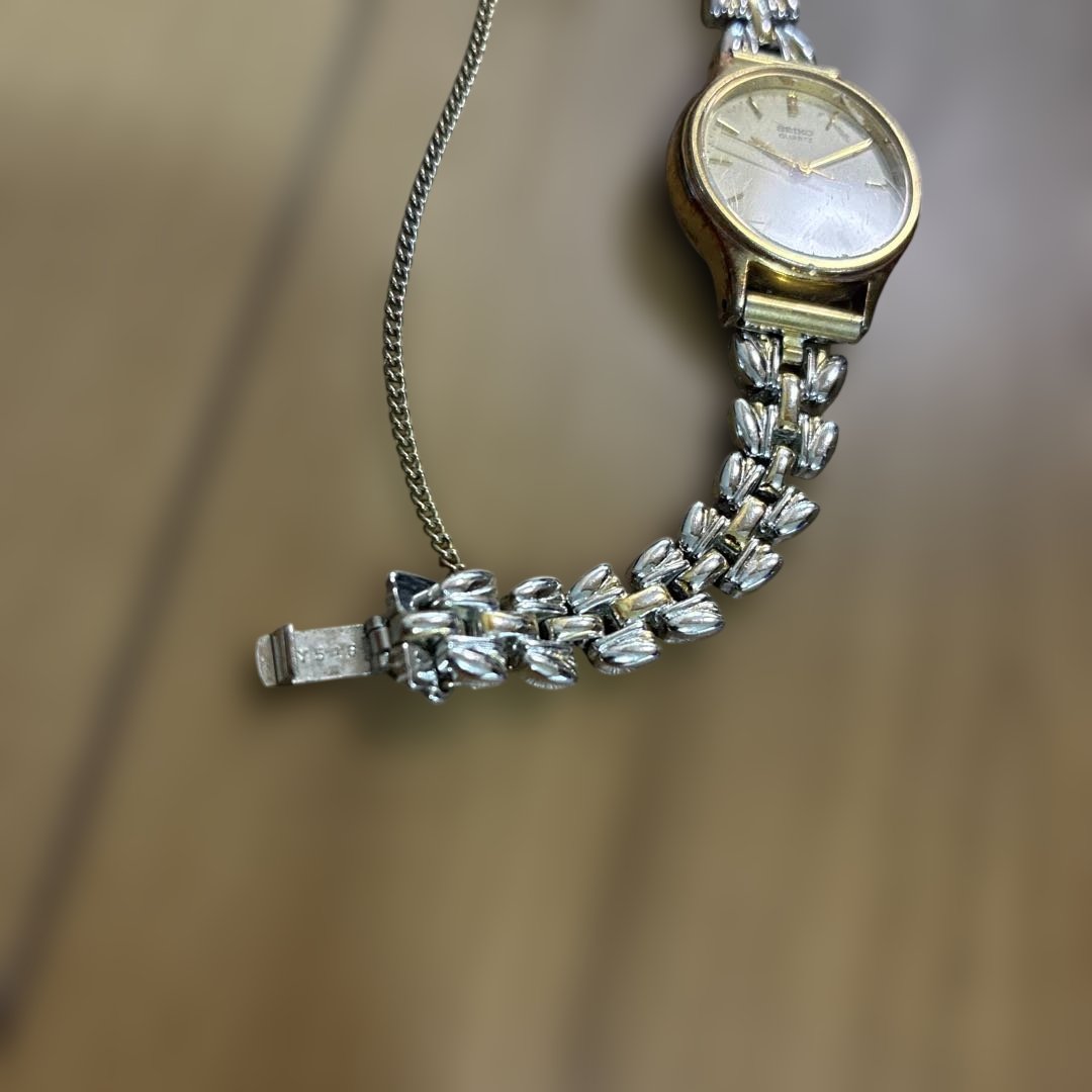 Analog Quartz Women