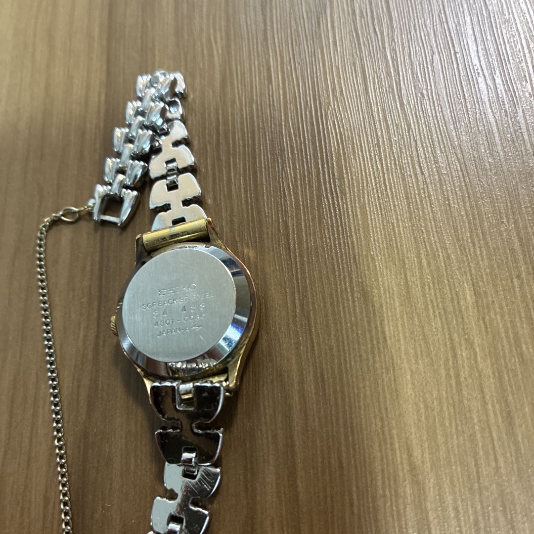 Analog Quartz Women