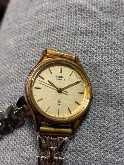 Analog Quartz Women