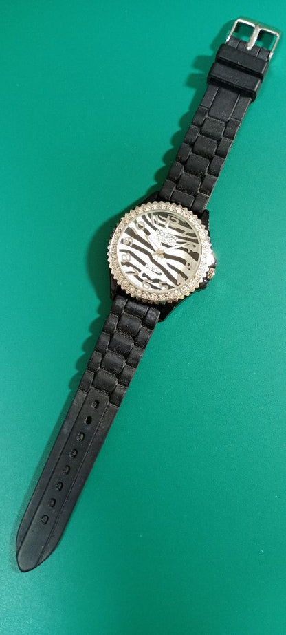 Golden Classic Analog Quartz Women