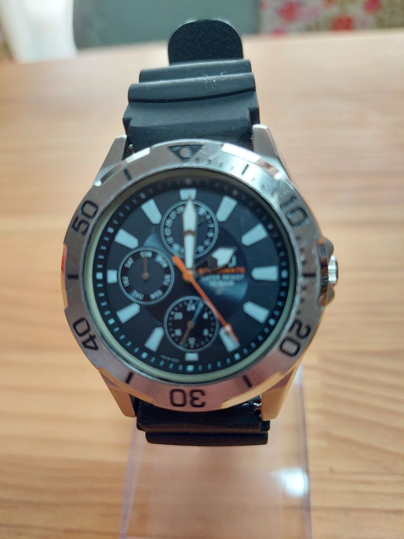 Citizen DIVER'S Q&Q Analog Solar Men