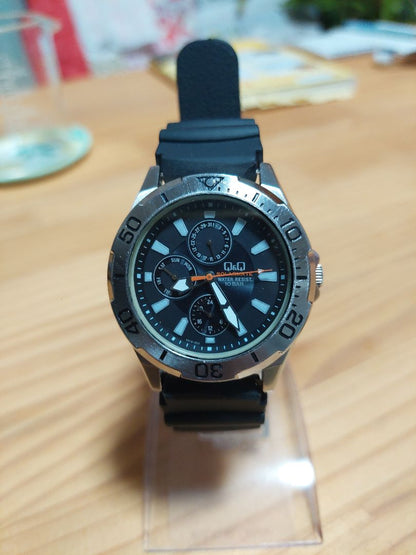 Citizen DIVER'S Q&Q Analog Solar Men