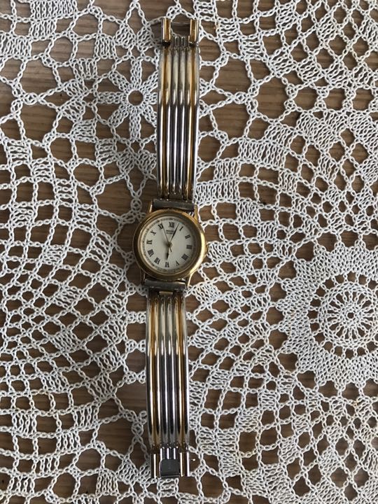 Seiko Analog Quartz Women