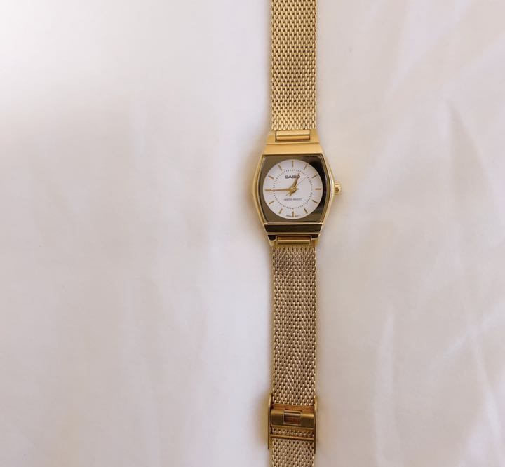 Casio LQ-142E-9 Analog Quartz Women
