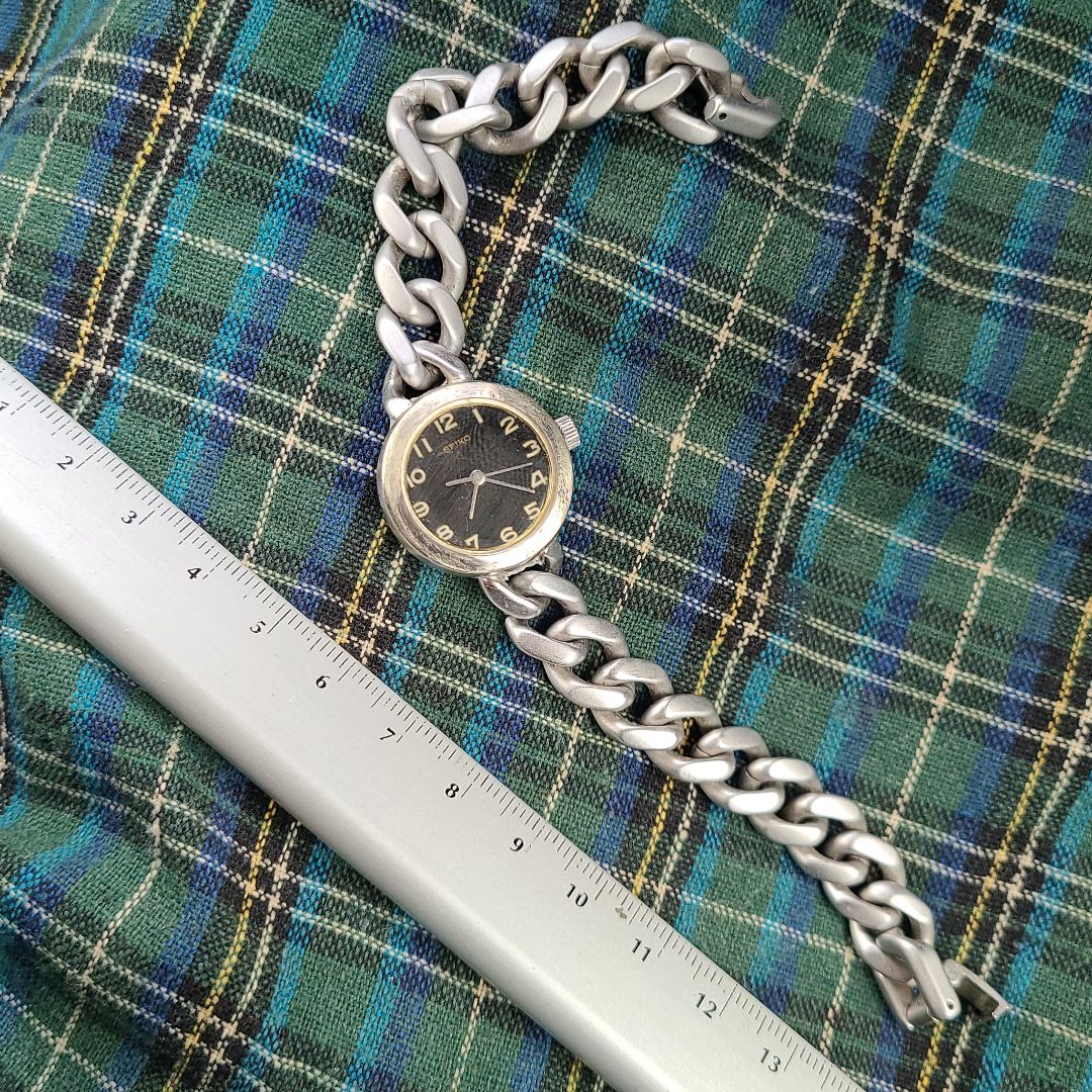 Agnes B. Analog Quartz Men
