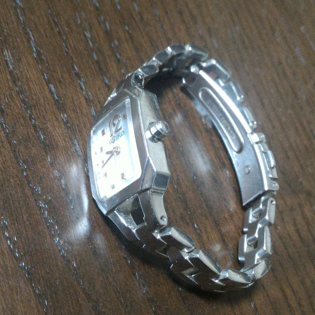 Seiko Analog Quartz Women