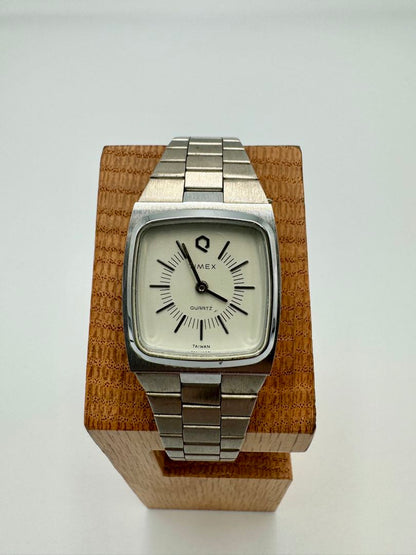 TIMEX Q Quartz Watch NOT WORKING FOR PARTS