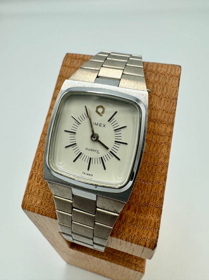 TIMEX Q Quartz Watch NOT WORKING FOR PARTS