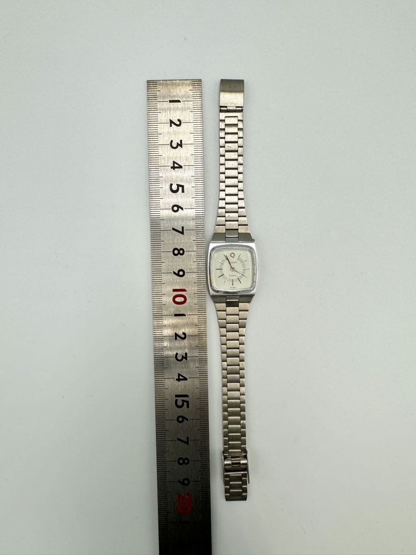 TIMEX Q Quartz Watch NOT WORKING FOR PARTS
