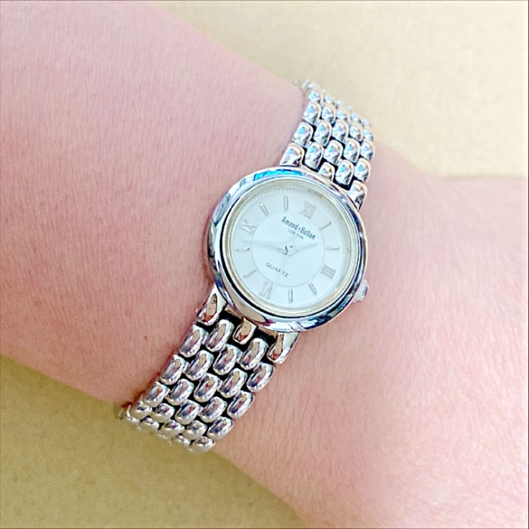 Amanda Bellan Analog Quartz Women