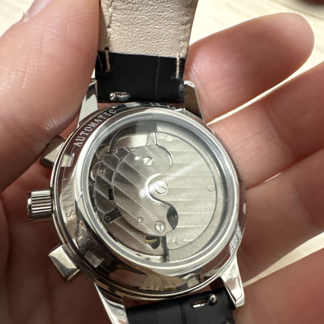 Lobor Analog Quartz Women