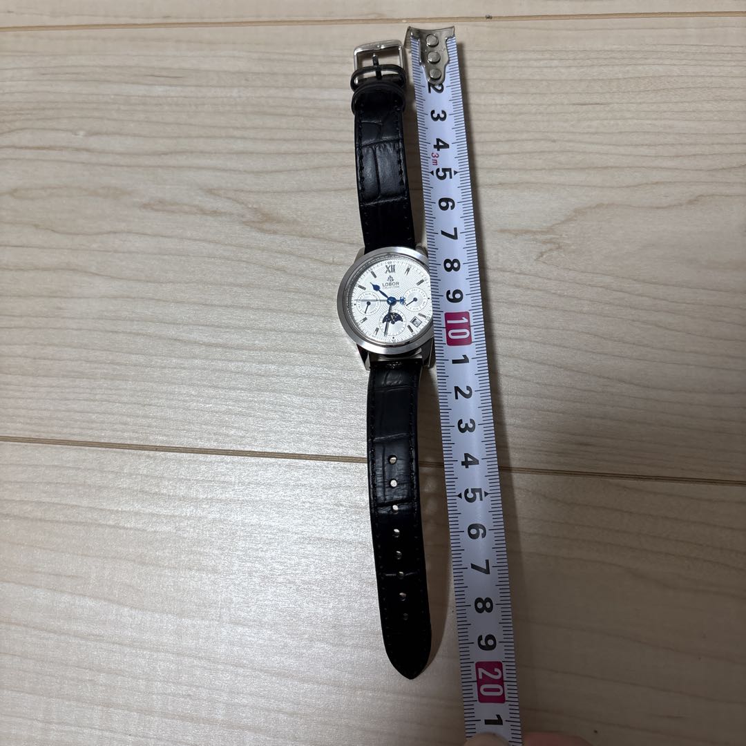 Lobor Analog Quartz Women