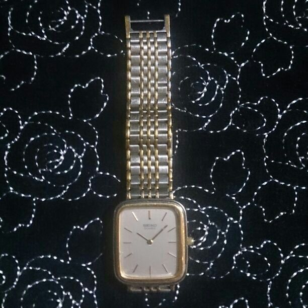 Seiko Analog Quartz Women