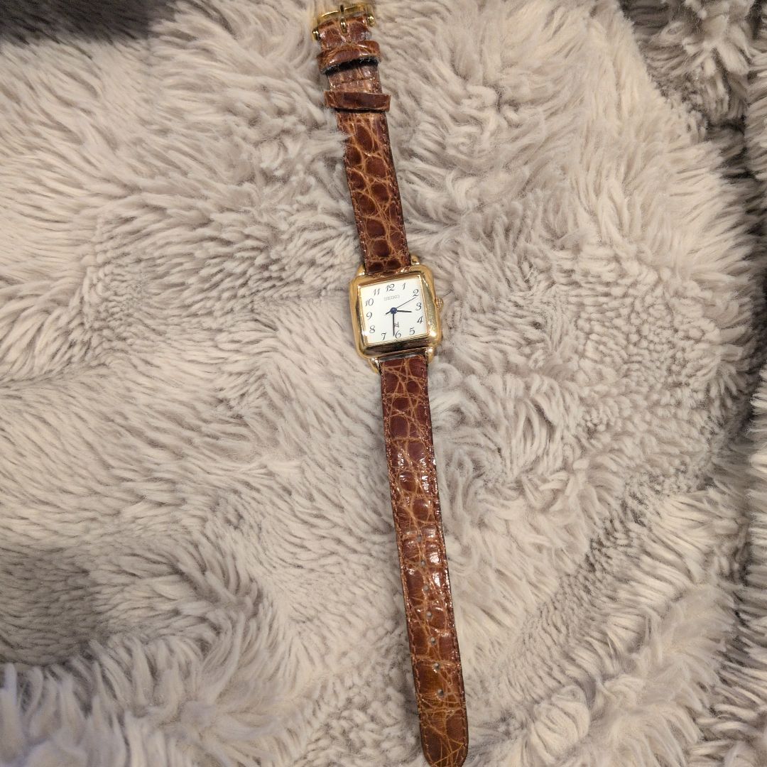 Analog Quartz Women