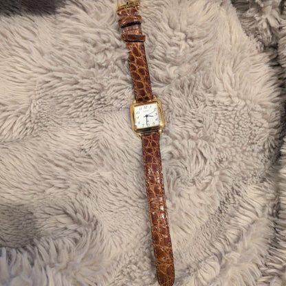 Analog Quartz Women