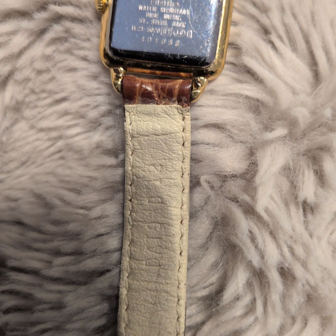 Analog Quartz Women